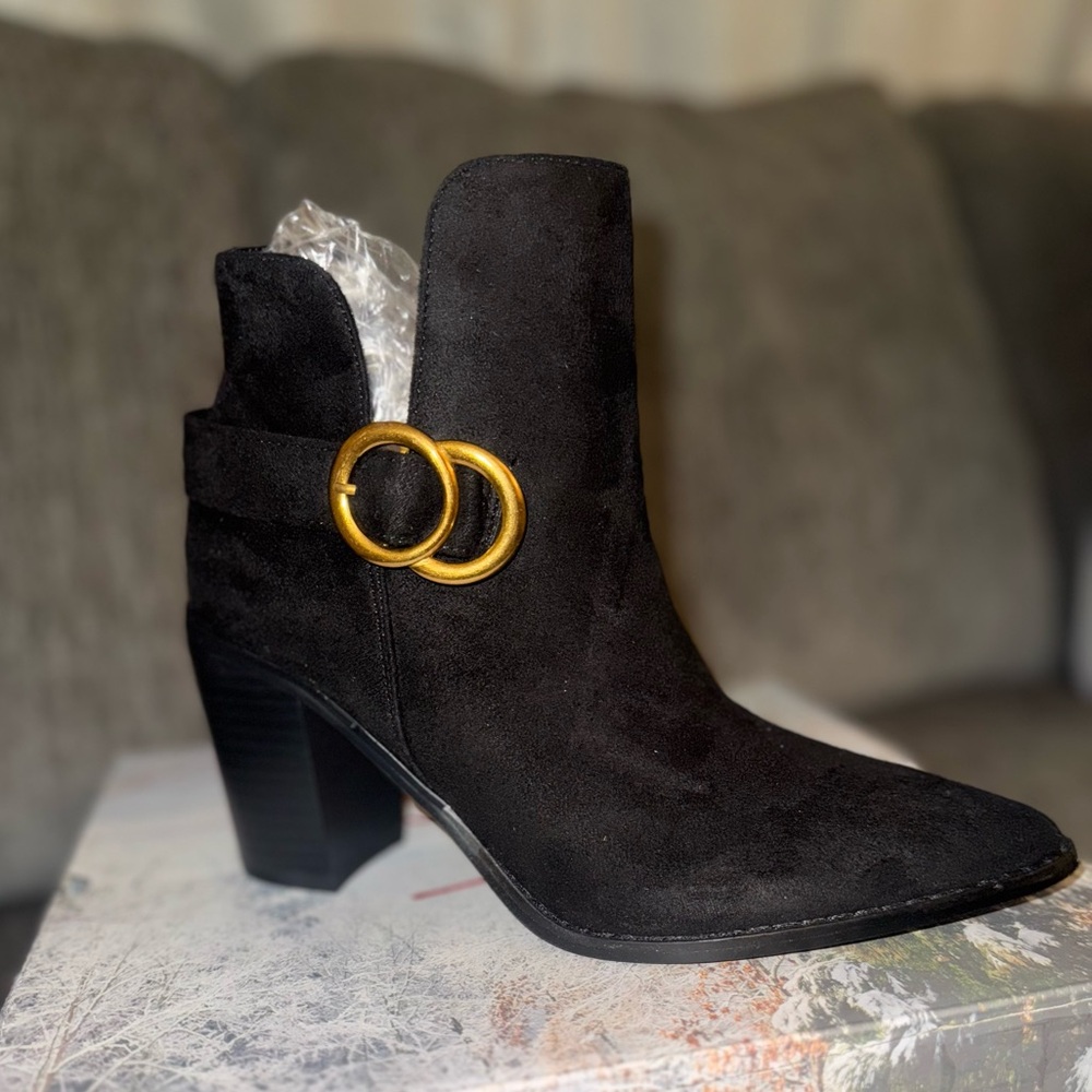Black Suede Ankle Boots with Gold Buckle Detail – Size 8 (Brand New)